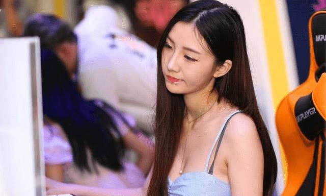 玩弄丰满奶水的女邻居:16-23-29-35-39-45N:09,女邻居的丰满奶水之韵,岁月中的诱惑与遐想