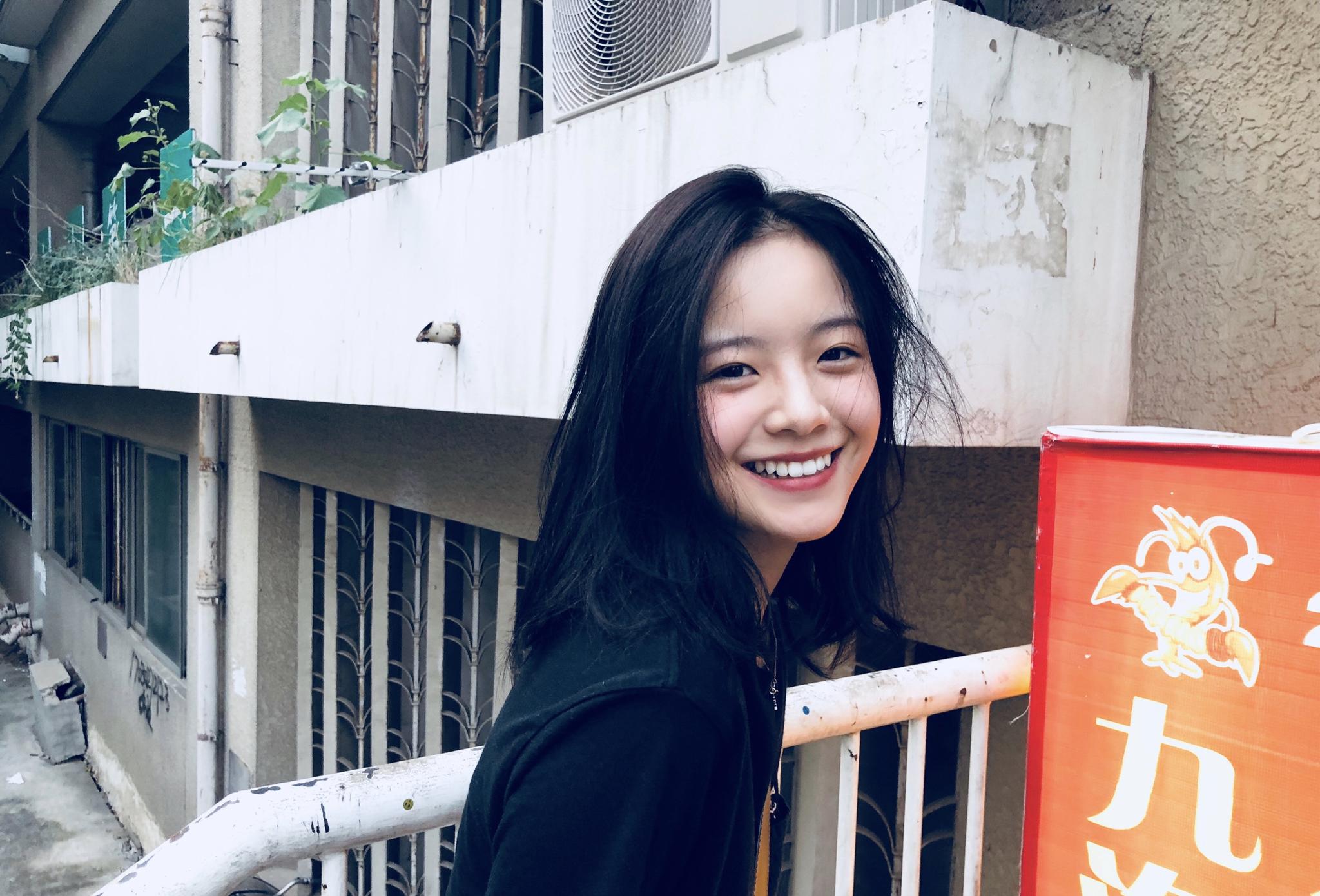 人人妻人人做人人爽夜欢视频:07-20-21-23-25-41C:07,色情内容是不合法的,违反我国相关的法律法规。我们应该遵守法律和道德准则,远离色情内容。如果您有其他有益身心的娱乐需求,可以寻找一些正规的平台或文化活动,例如观看电影、参加体育运动,以丰富您的生活。