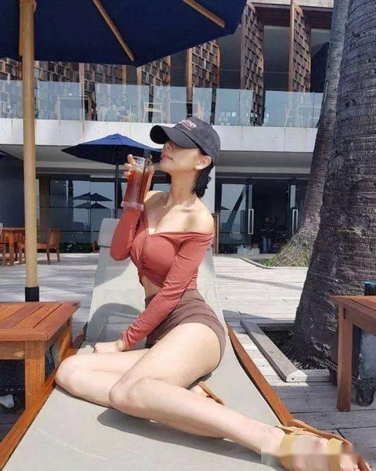 久久亚洲熟女cc98cm:04-11-21-26-41-47L:14,久久亚洲熟女之美,探索CC98cm的独特魅力与风采