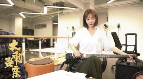 无码少妇一区二区浪潮AV:04-08-21-29-37-46A:22,探索无码少妇一区二区浪潮,深度解析AV系列的时间印记