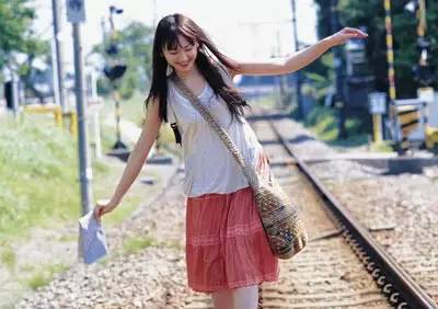 少妇AAA级久久久无码精品片:05-11-16-28-37-38H:35,少妇AAA级精品片探索,一场视觉盛宴的深入剖析(05-11-16等日期背后的故事)