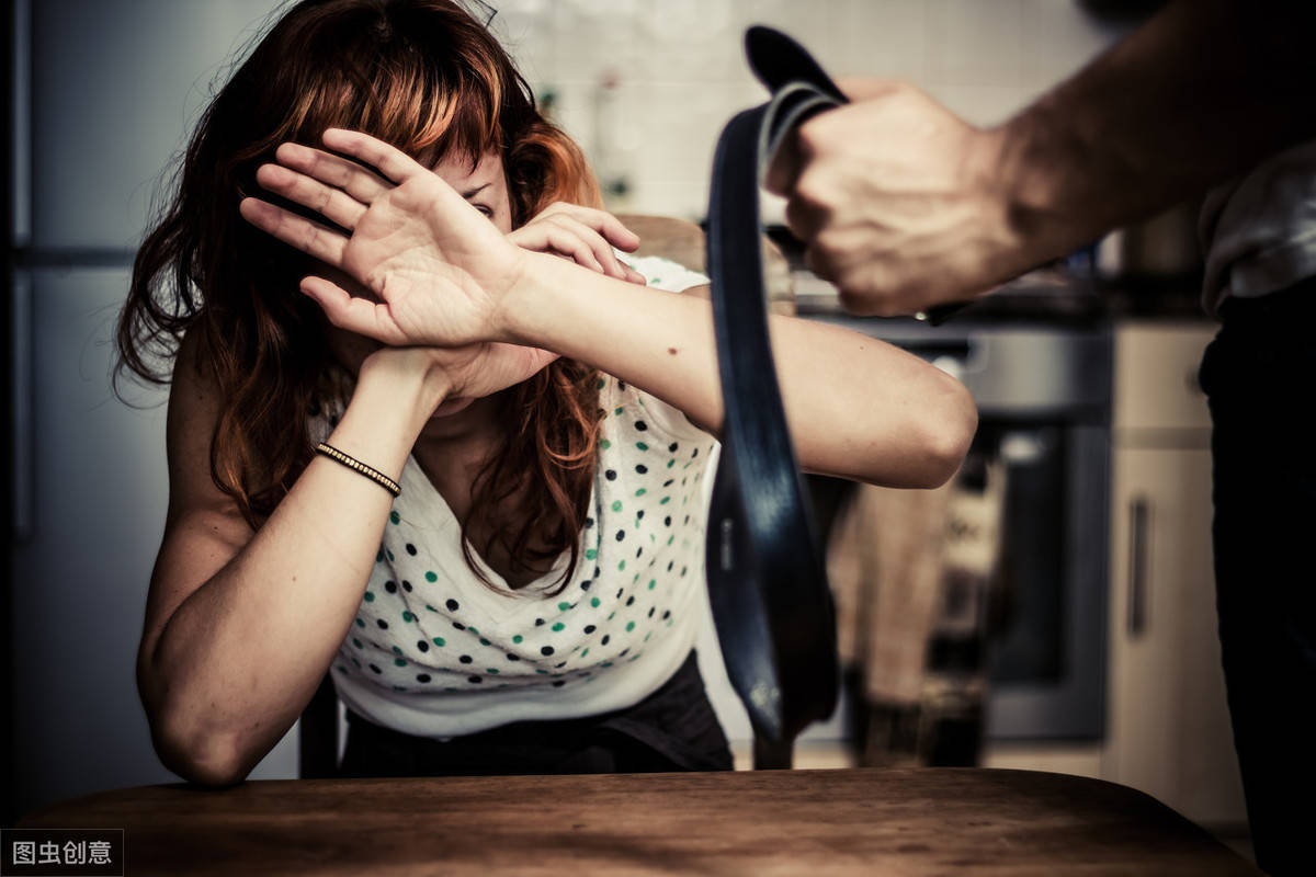 少妇人妻综合久久中文字幕888:03-12-15-20-35-43R:03,少妇人妻综合久久中文字幕的探索与赏析