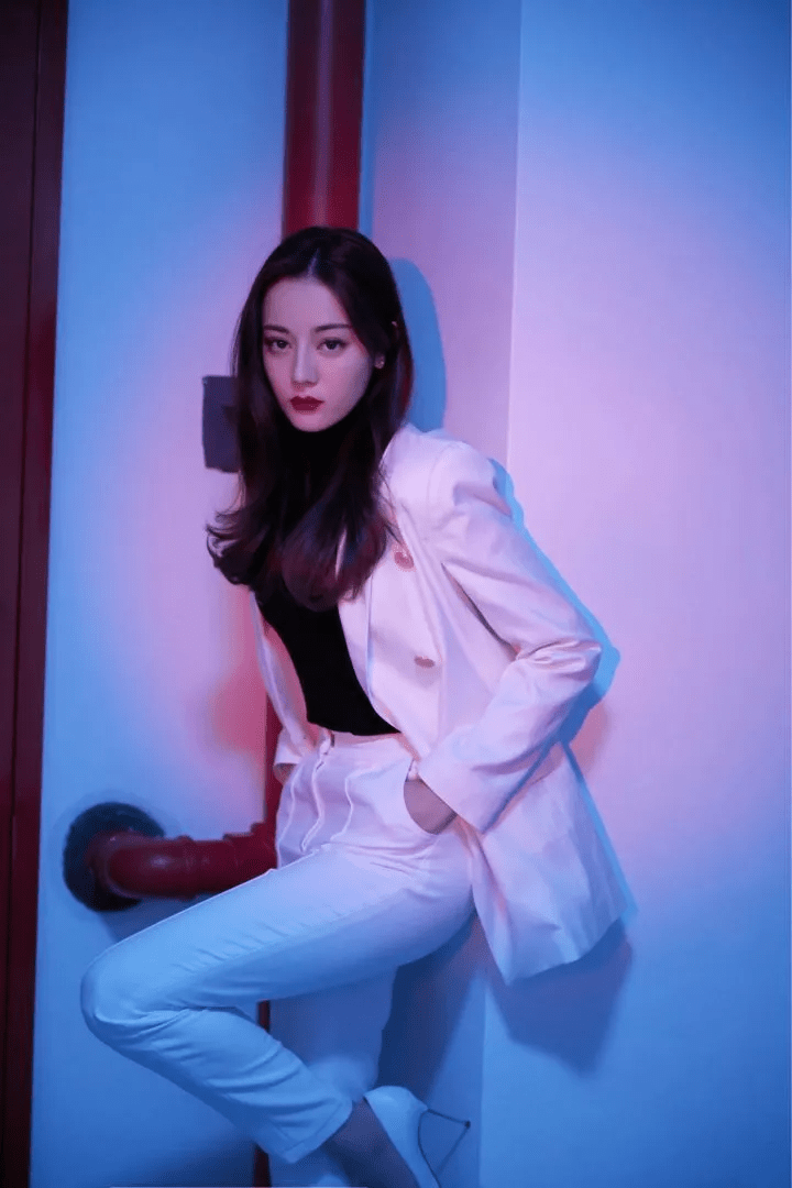 狠狠色丁香婷婷综合久久图片:01-06-08-20-30-35U：42,狠狠色丁香婷婷综合久久图片的探索与赏析，01-06-08-20-30-35U及更多