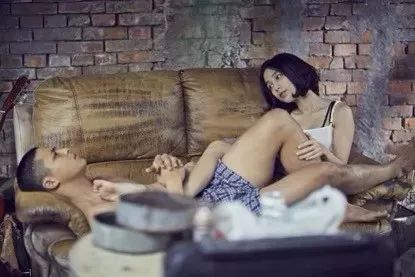 国产边摸边吃奶边叫做激情视频:02-09-15-25-29-48W:26,国产边摸边吃奶激情视频,探索与反思