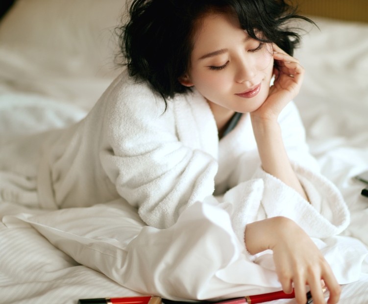 人妻精品久久无码专区精东影业:04-17-23-29-31-42T:37,探索人妻精品影视世界,精东影业的无码专区