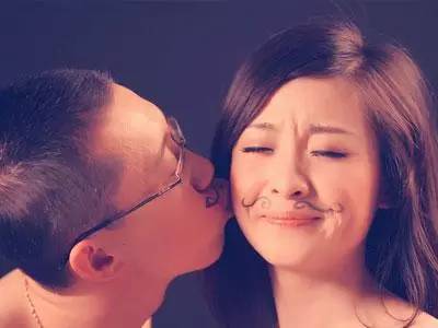 日日摸夜夜摸狠狠爱:15-21-27-28-45-47U：42,日日摸夜夜摸，深深的爱与无尽的渴望