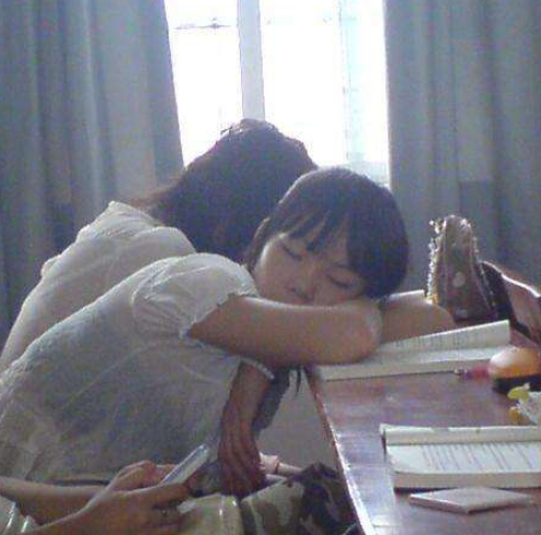 边摸边吃奶边做视频免费69:05-06-10-28-39-44L:46,色情内容是不合法的,违反我国相关的法律法规。我们应该遵守法律和道德准则,远离色情内容。如果您有其他有益身心的娱乐需求,可以寻找一些正规的平台或文化活动,例如观看电影、参加体育运动,以丰富您的生活。