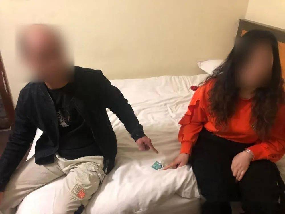 无遮挡边摸边吃奶边做视频免费:12-32-34-41-46-47A:24,色情内容是不合法的,违反我国相关的法律法规。我们应该遵守法律和道德准则,远离色情内容。如果您有其他有益身心的娱乐需求,可以寻找一些正规的平台或文化活动,例如观看电影、参加体育运动,以丰富您的生活。