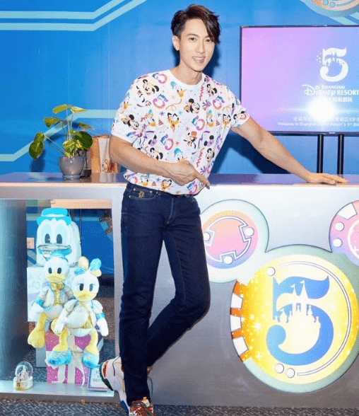 无遮挡边摸边吃奶边做视频免费:12-32-34-41-46-47A:24,色情内容是不合法的,违反我国相关的法律法规。我们应该遵守法律和道德准则,远离色情内容。如果您有其他有益身心的娱乐需求,可以寻找一些正规的平台或文化活动,例如观看电影、参加体育运动,以丰富您的生活。