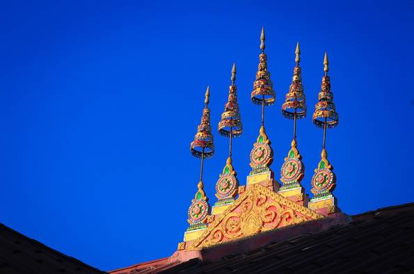 久久精品夜色噜噜亚洲A∨:01-15-16-33-43-47M:16,久久精品夜色噜噜亚洲的独特魅力与多彩文化之旅(文章纯属虚构)