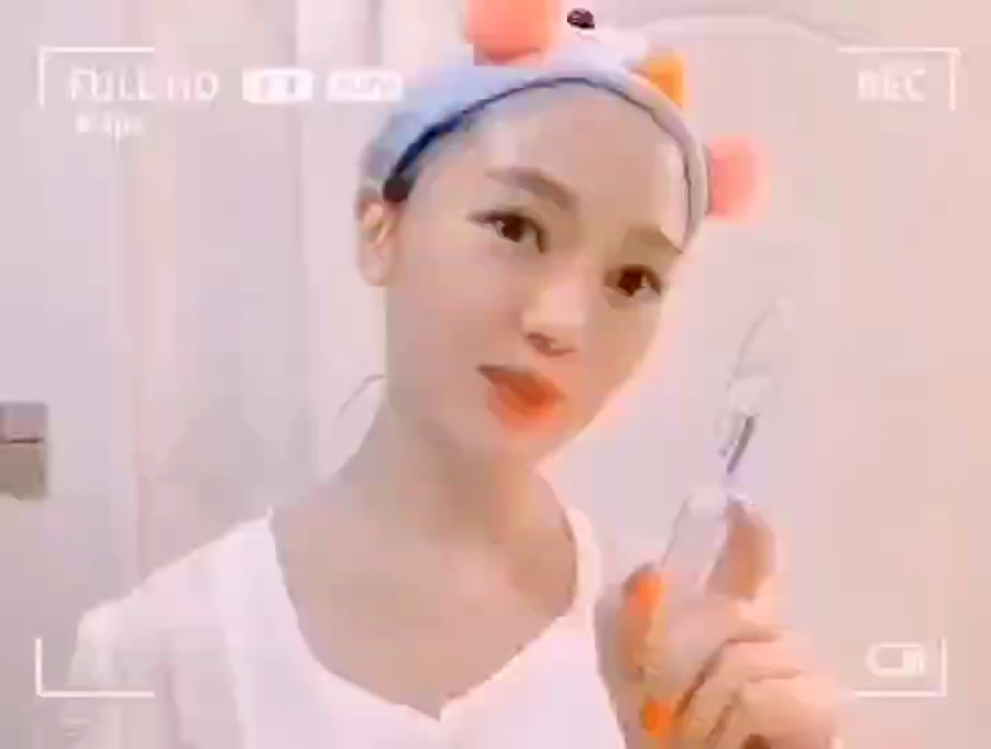 白嫩极品女粉嫩喷水视频的:06-09-19-42-43-49V:31,探索白嫩极品女性的魅力,一场关于粉嫩喷水视频的探索之旅