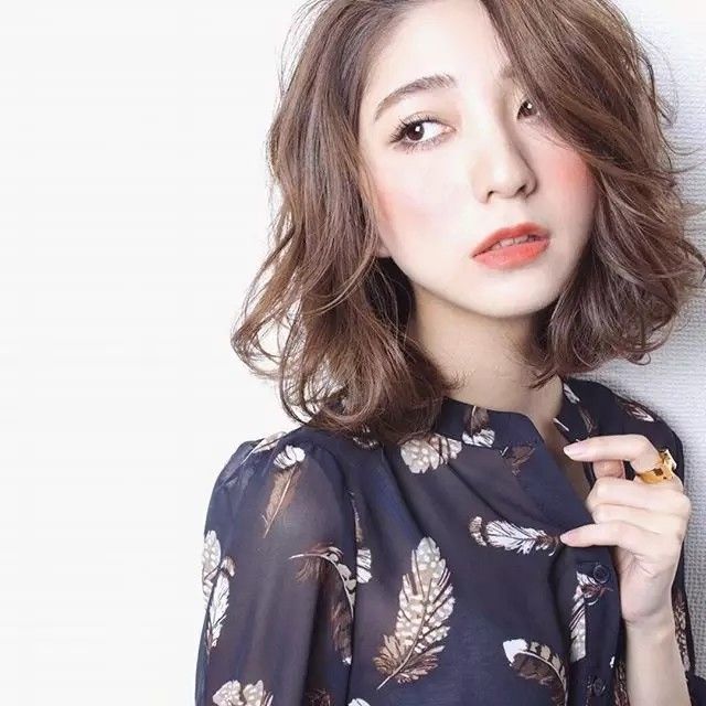 亚洲日韩精品A∨片无码:16-17-18-21-25-28N:31,色情内容是不合法的,违反我国相关的法律法规。我们应该遵守法律和道德准则,远离色情内容。如果有其他有益身心的娱乐需求,可以寻找一些正规的平台或文化活动,例如观看电影、参加体育运动、学习知识等,以丰富生活。