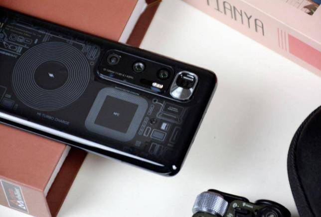 精品国产三级a∨在线无码:14-17-28-31-34-44T:03,探索精品国产三级内容,从A∨到超越的无限可能