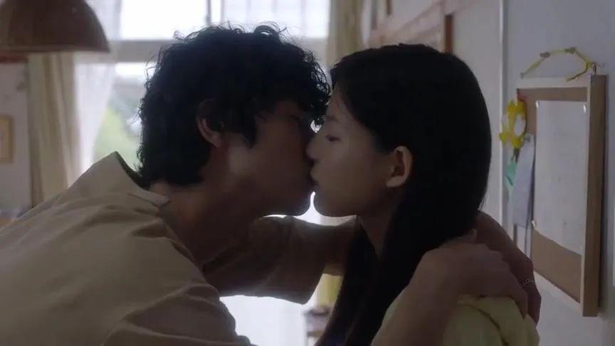 久久亚洲精品情侣:02-28-35-37-40-42P:22,久久亚洲精品情侣系列,探索那些令人心动的数字背后的故事