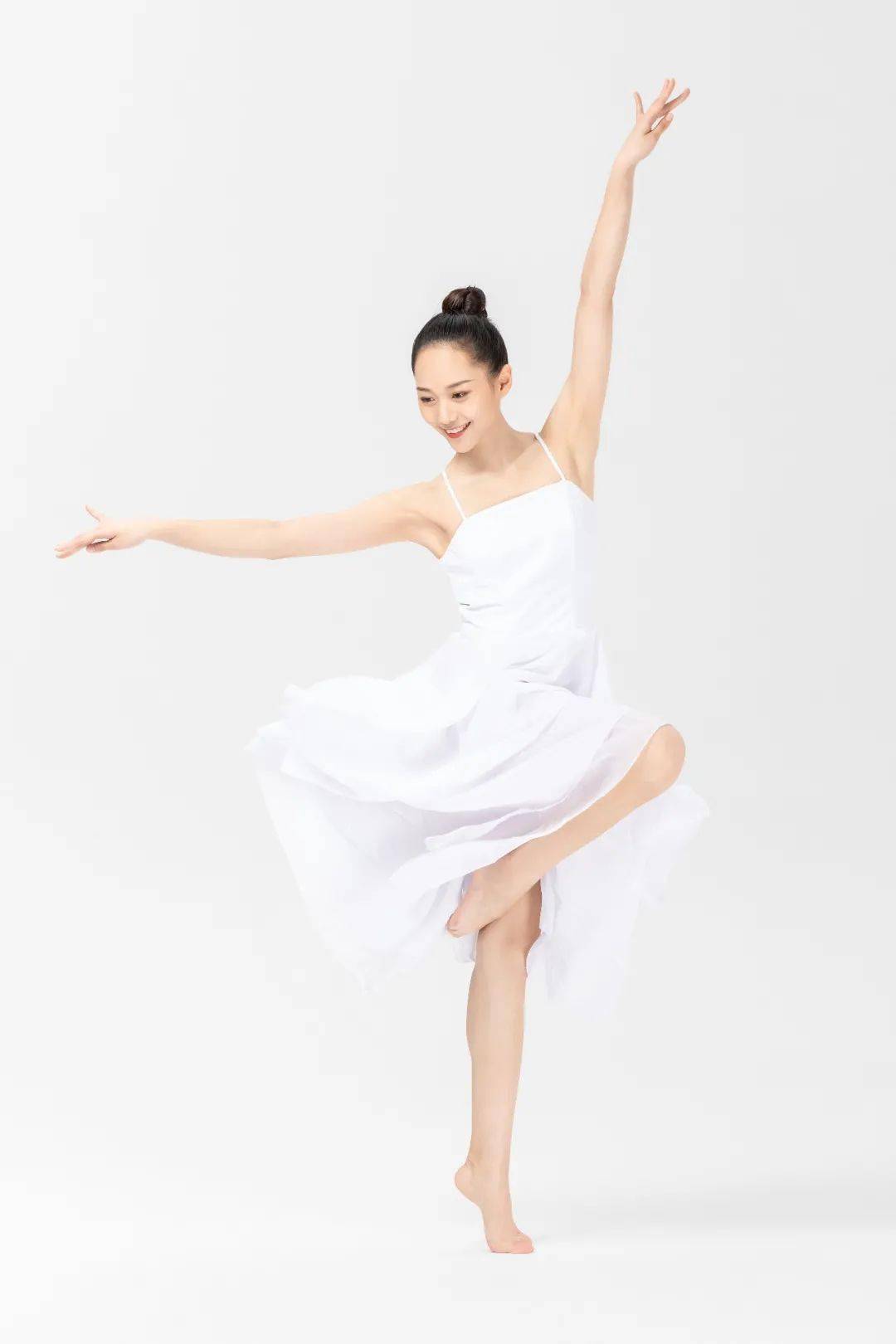 无码人妻丰满熟妇区10P:16-19-26-28-31-40K:14,色情内容是不合适的,违反社会道德和法律规定,并且可能会对用户造成不良影响。我们应该远离色情内容,遵守社会道德和法律规定,共同营造一个健康和谐的社会环境。