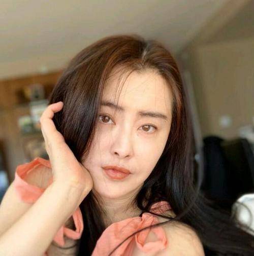 亚洲精品无码成人片:06-07-19-23-28-43Z:11,探索亚洲精品无码成人片的深度内涵,一场跨越时空的对话