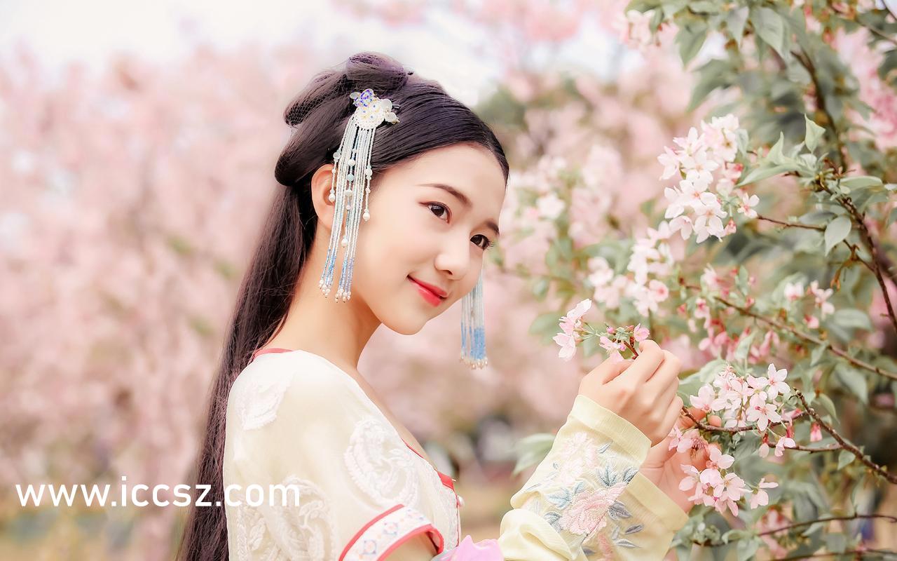 亚洲国产AV玩弄放荡人妇:06-24-25-37-46-49Z:09,亚洲国产影视中的放荡人妇,探索与反思