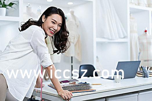 丝袜美腿亚洲一区二区:06-11-23-27-33-43P：18,丝袜美腿的魅力，亚洲一、二区独特风情赏析