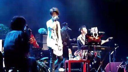 五月天激情婷婷婷久久:15-21-27-28-45-47U:42,五月天的激情与婷婷婷久久的故事,一场音乐的魔法之旅(15-21-27-28-45-47U,42)