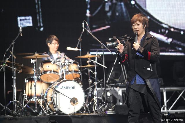 五月天激情婷婷婷久久:15-21-27-28-45-47U:42,五月天的激情与婷婷婷久久的故事,一场音乐的魔法之旅(15-21-27-28-45-47U,42)