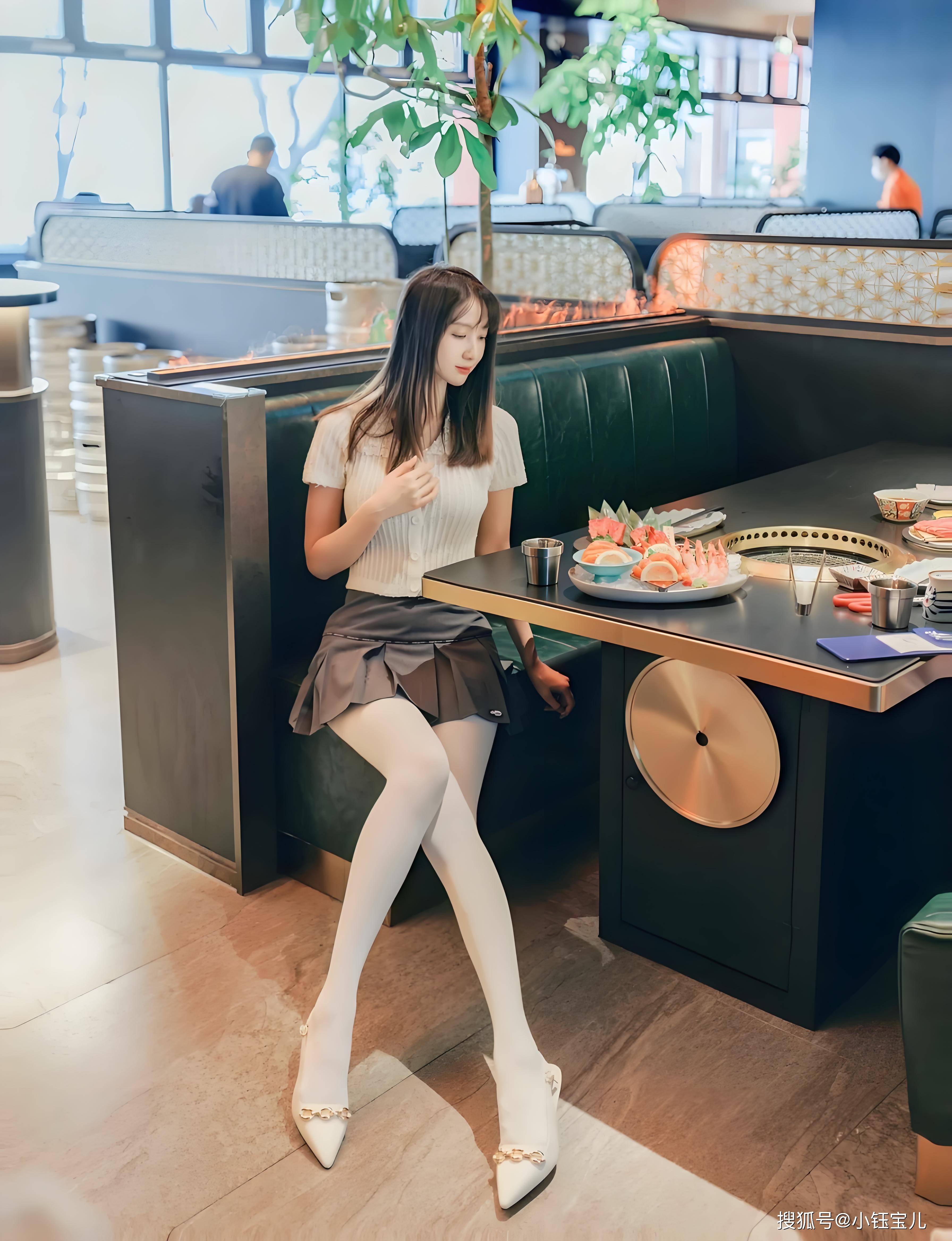 亚洲制服丝袜精品久久:08-11-24-30-35-41T:46,亚洲制服丝袜精品的魅力时光,从过去到未来的一种独特审美演变