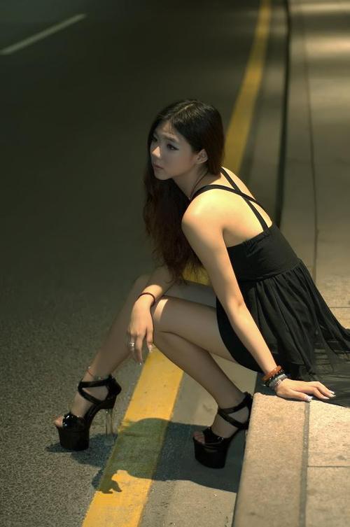 成午夜精品一区二区三区:02-09-26-31-45-49D:23,成午夜精品一区二区三区,探索深夜的魅力与多彩人生