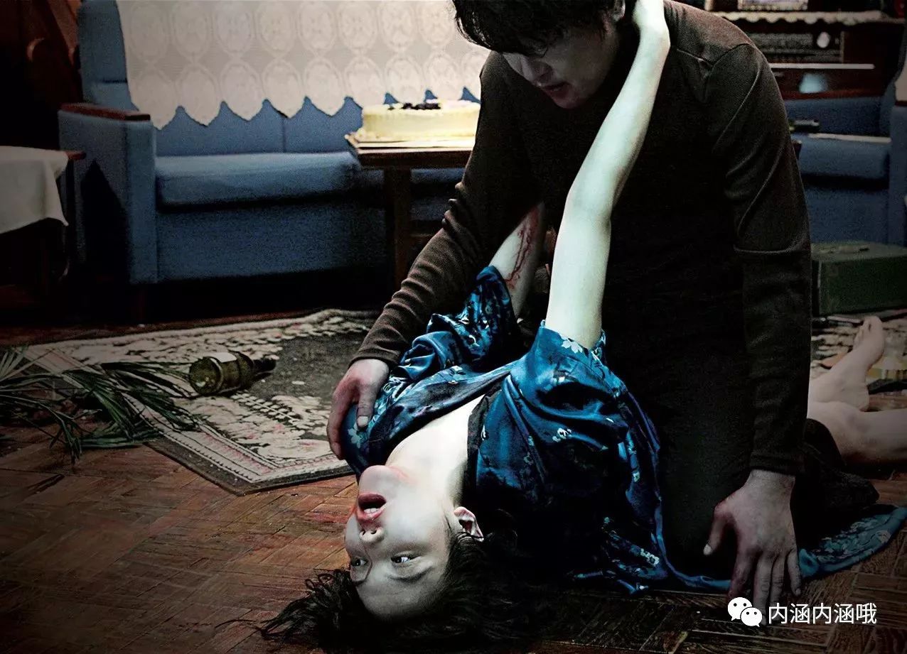 无码人妻少妇久久中文字幕:07-18-19-26-33-45X:29,色情内容是不合法的,违反我国相关的法律法规。我们应该遵守法律和道德准则,远离色情内容。如果您有其他有益身心的娱乐需求,可以寻找一些正规的平台或文化活动,例如观看电影、参加体育运动,以丰富您的生活。