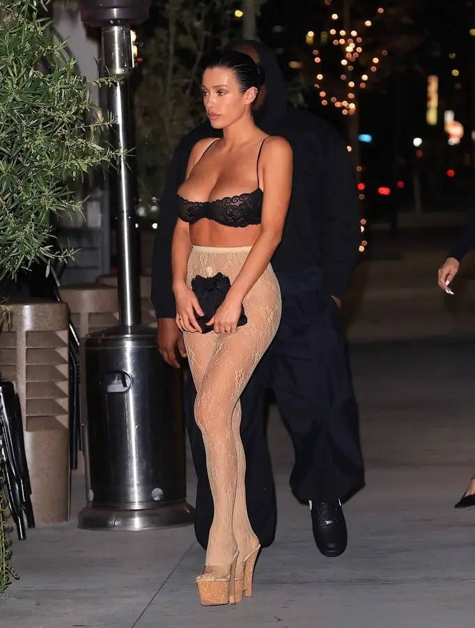 人妻丝袜中文无码AV影音先锋专区:06-07-24-31-34-49S:49,探索人妻丝袜的魅力,中文无码影音先锋专区深度解析