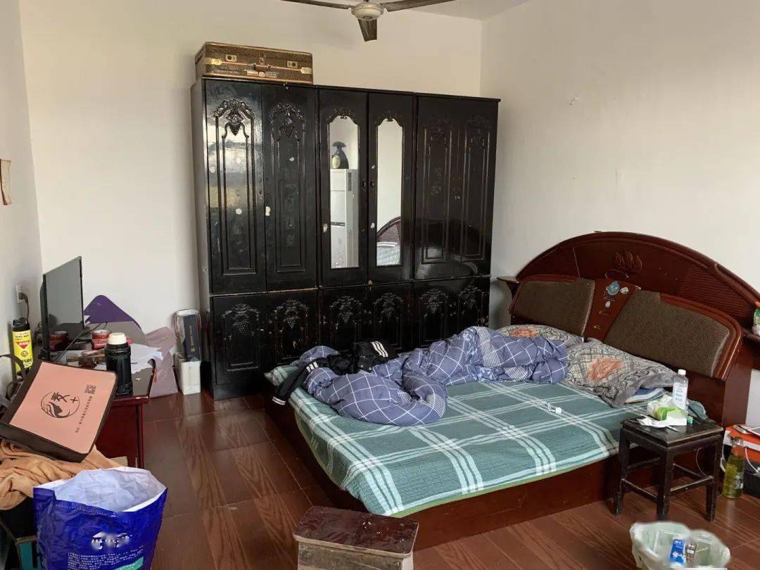 国产未成女一区二区:07-16-26-35-36-41T：05,国产未成女一区二区，深度探索与反思（关键词，国产、未成熟、一区二区、特定日期）