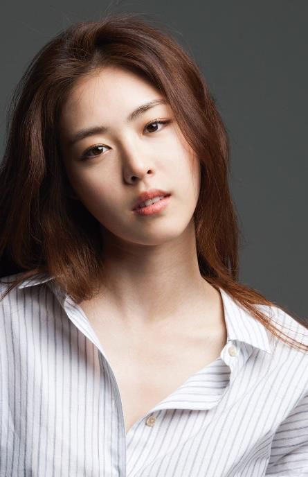 JULIA无码中文字幕在线视频:03-08-22-23-44-49V:35,探索Julia的世界,无码中文字幕在线视频的魅力