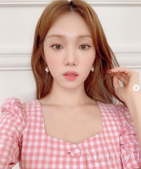 亚洲综合熟女久久久30P:06-07-21-27-30-39A：19,亚洲综合熟女魅力独特，久久欣赏的成熟韵味