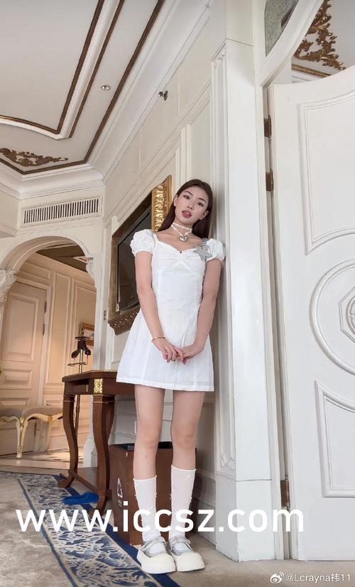 制服丝袜自拍另类第1页:01-04-05-11-26-31D:09,探索另类自拍艺术,制服与丝袜的魅力瞬间