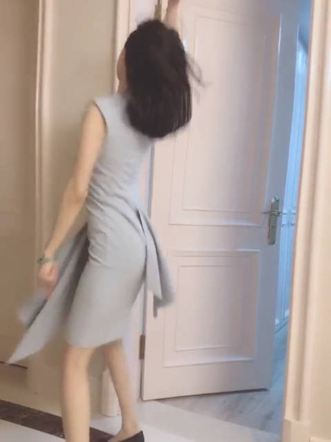 少妇MM被擦出白浆液视频:09-18-25-27-38-48J:41,少妇MM被擦出白浆液视频,探究背后的真相与影响