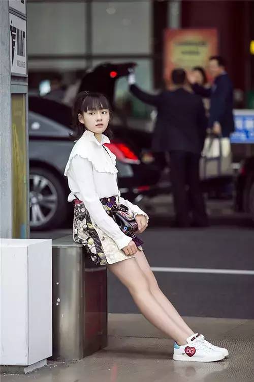 人妻av中文系列制服丝袜:06-12-37-42-45-49V:33,人妻AV中文系列,丝袜的魅力与探索