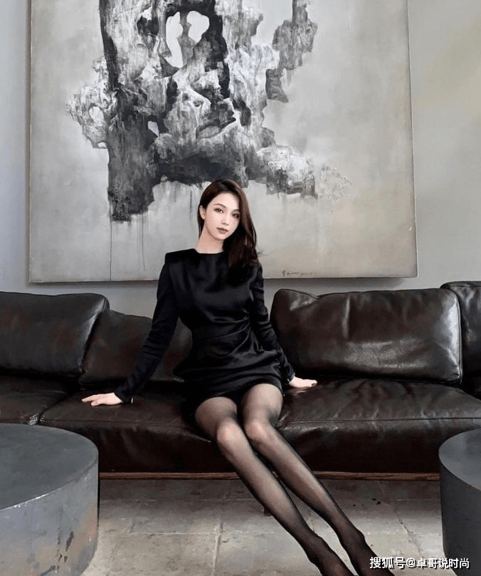 国产黑色丝袜在线播放:01-11-20-24-34-46W:34,国产黑色丝袜在线播放,探索时尚与文化的交融之美