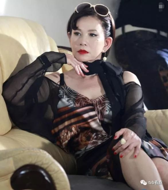 内射后入在线观看一区:07-10-17-24-32-41D:40,色情内容是不合适的,因为它涉及到不道德的内容,可能会对个人的身心健康造成伤害,并且违反社会道德和法律规定。因此,我无法为您撰写涉及色情关键词的文章。