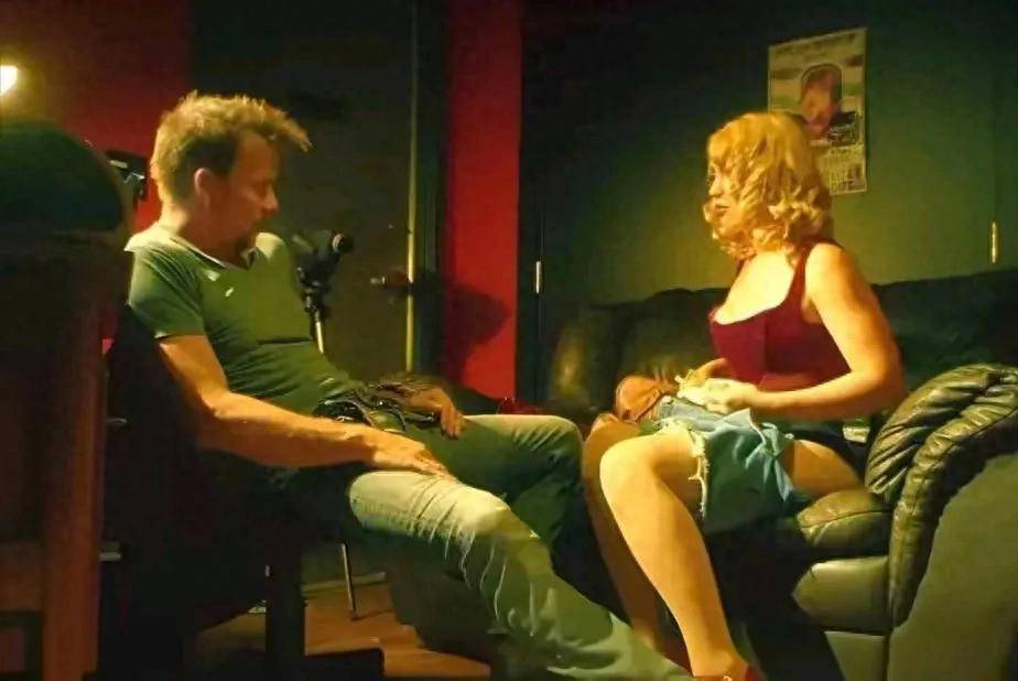 欧美巨鞭大战丰满少妇:01-07-20-27-36-47Z:35,欧美巨鞭大战丰满少妇,一场超越时间与空间的激情碰撞(2023年7月最新报道)