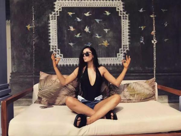 人妻中文无码就熟专区:02-10-22-24-45-48P:02,探索人妻中文无码专区,深度解析与反思