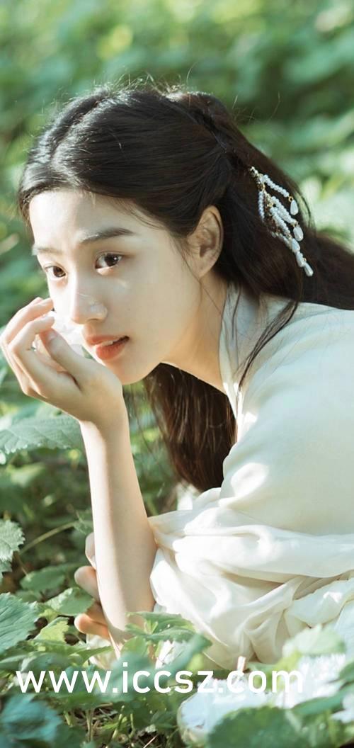 少妇真人直播免费视频:01-18-22-28-38-46C:01,少妇真人直播免费视频的探索与反思(深度好文,请勿盲目传播)