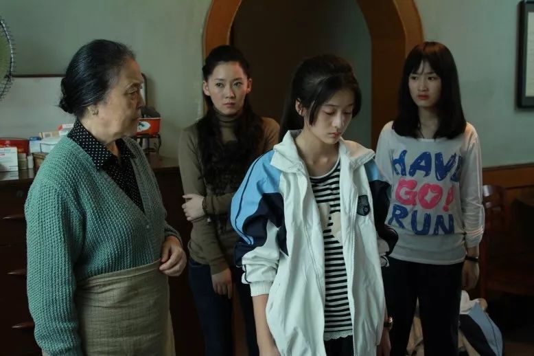 特级婬片国产高清视频:15-16-18-37-39-45P:31,特级国产高清视频,探索不同年龄段的生活色彩与情感深度(15-45岁)