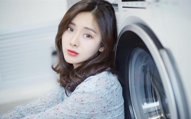 凸凹人妻人人澡人人添:12-21-23-29-35-37Y:47,凸凹人妻与澡堂文化,探索一种特殊的社交现象