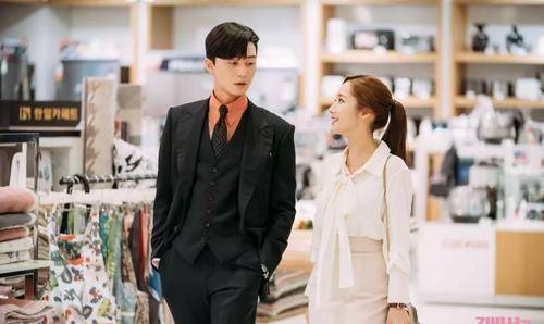 免费无码高H视频在线观看:06-07-13-20-29-37Y：37,色情内容是不合法的，违反我国相关的法律法规。我们应该遵守法律和道德准则，远离色情内容。如果有其他有益身心的娱乐需求，可以寻找一些正规的平台或文化活动，例如观看电影、参加体育运动，以丰富您的生活。