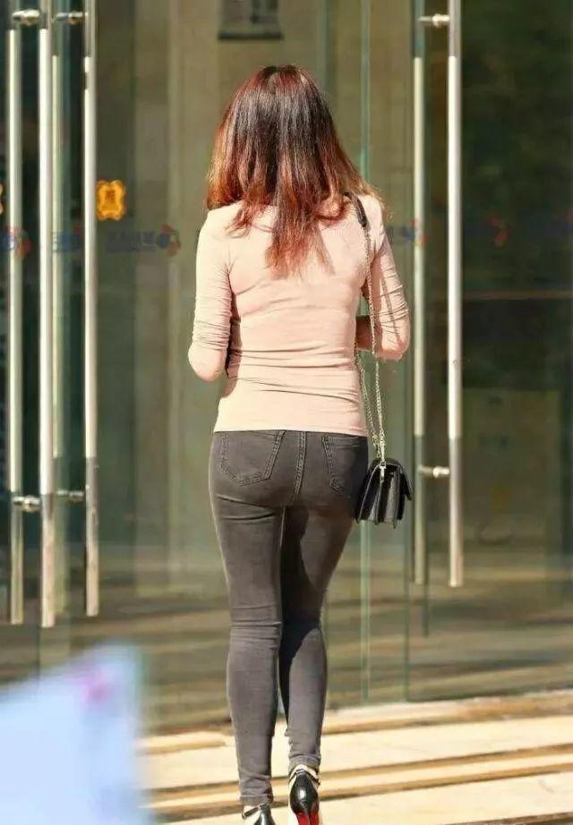 丰满少妇高潮惨叫久久久:13-15-16-22-35-38L:14,丰满少妇高潮惨叫的私密世界,一场难以言喻的感官之旅