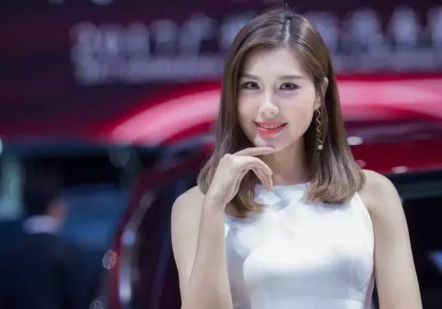 年轻漂亮的少妇中文字幕:02-13-15-17-44-47N:48,年轻漂亮的少妇的魅力时光,一场视觉与情感的盛宴