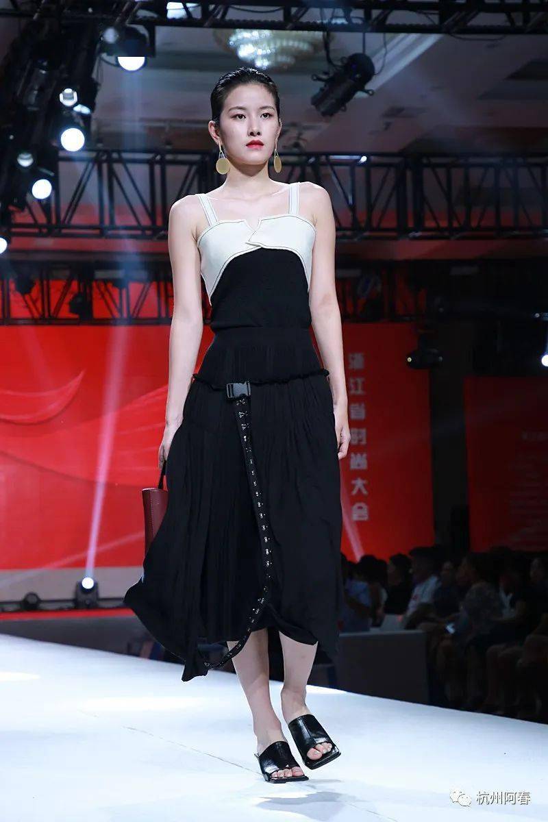 午夜片少妇无码区在线观看:07-21-23-27-30-48V:17,午夜片的世界,探索在线观看的无尽魅力与风险