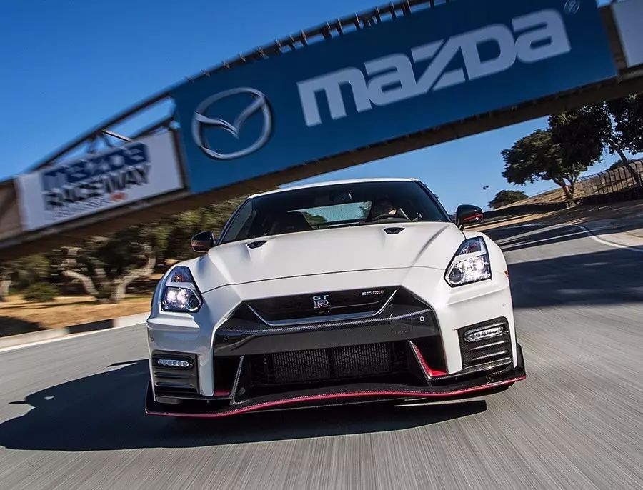 亚洲欧洲日产无码中文字幕:10-14-17-19-35-37J:44,亚洲与欧洲文化交流下的影视产业融合,日产无码中文字幕的演变与趋势分析(基于特定时间段的研究)