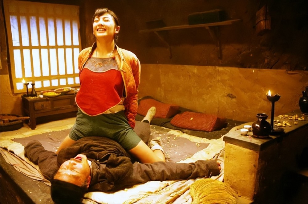 国产AV电影区二区三区曰曰骚网:02-12-14-19-22-34D:18,国产AV电影区二区三区探索,深度解析与反思