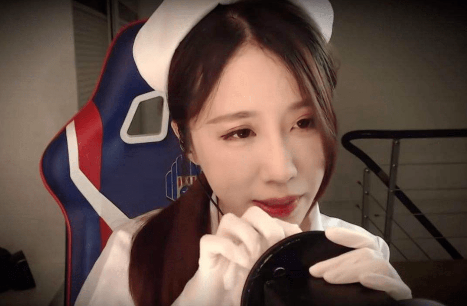 女的被弄到高潮娇喘喷水视频:01-04-10-11-32-38X：12,色情内容是不道德和违法的，不仅违反社会道德准则，也破坏社会秩序和公共安全。我无法提供或讨论涉及此类内容的文章。