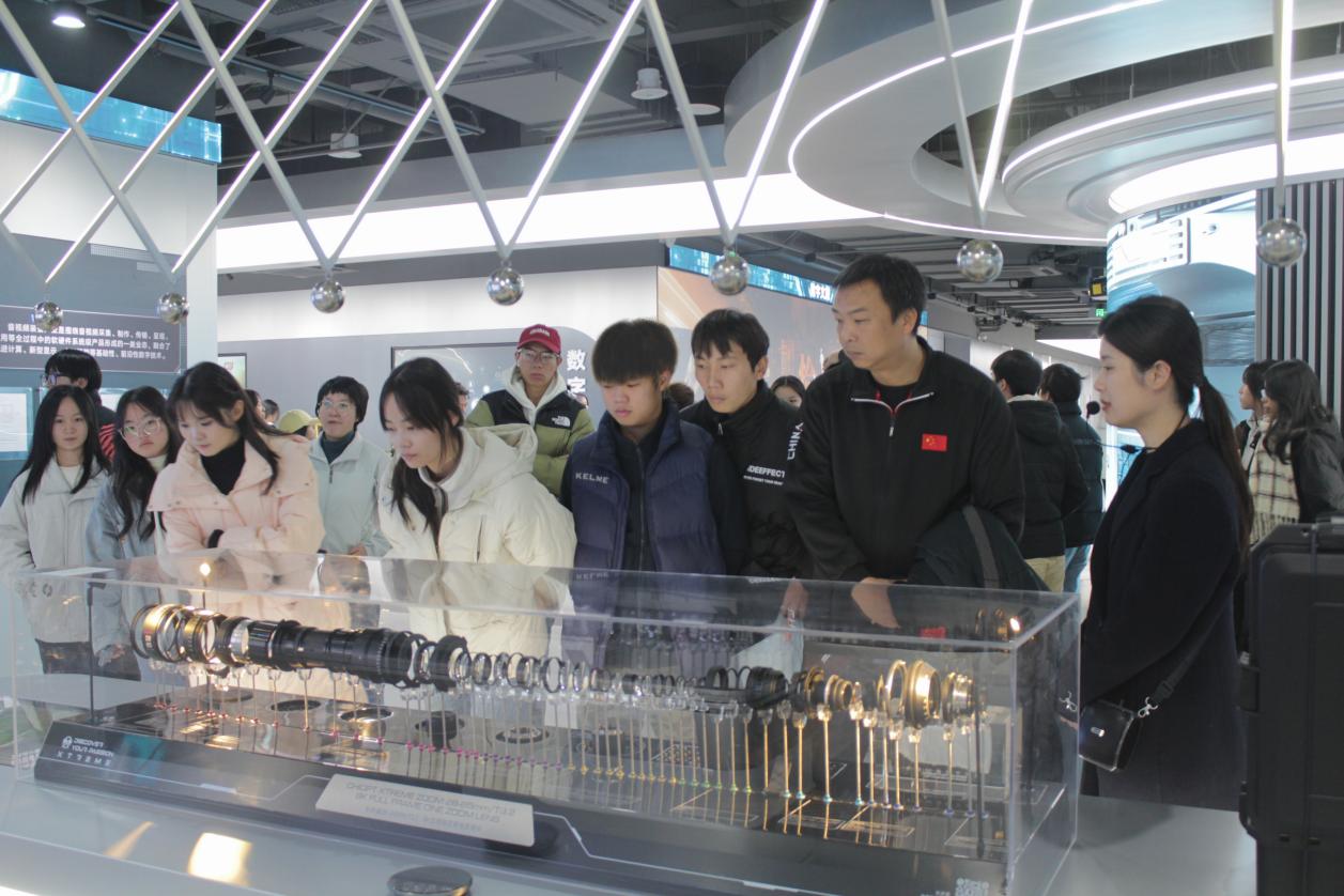 国产精品vr无码专区:04-10-12-26-30-37A:18,国产精品VR无码专区,探索前沿技术与文化交融的无限魅力