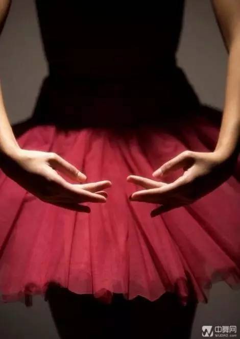 男人扒开女人腿桶免费视频:01-08-15-16-41-43T:29,色情内容是不道德和违法的,不仅违反社会伦理道德,还可能对个人的身心健康造成严重伤害。我无法提供关于男人扒开女人腿桶免费视频的相关信息或任何涉及低俗、色情的内容。